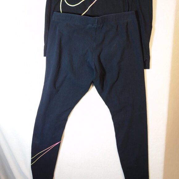 Nike Swoosh T-Shirt & Leggings Set Black top- M Bottom- L Fair Condition - Picture 10 of 10